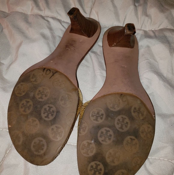 Authentic Tory Burch metallic Gold sandals - Picture 4 of 7